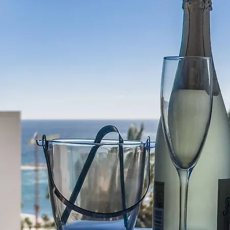 Acogedor, Terraza, Piscina Y Mar * بينالماذينا